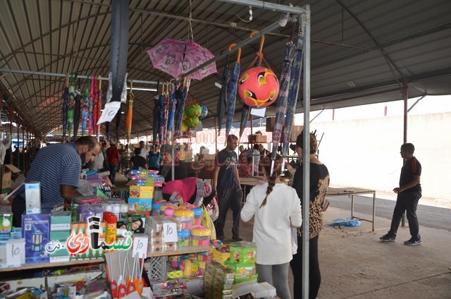  كفرقاسم  :ازدحام مروري وبشري بعد عودة الحياة من جديد لسوق السبت والوفود تتوافد من الوسط اليهودي